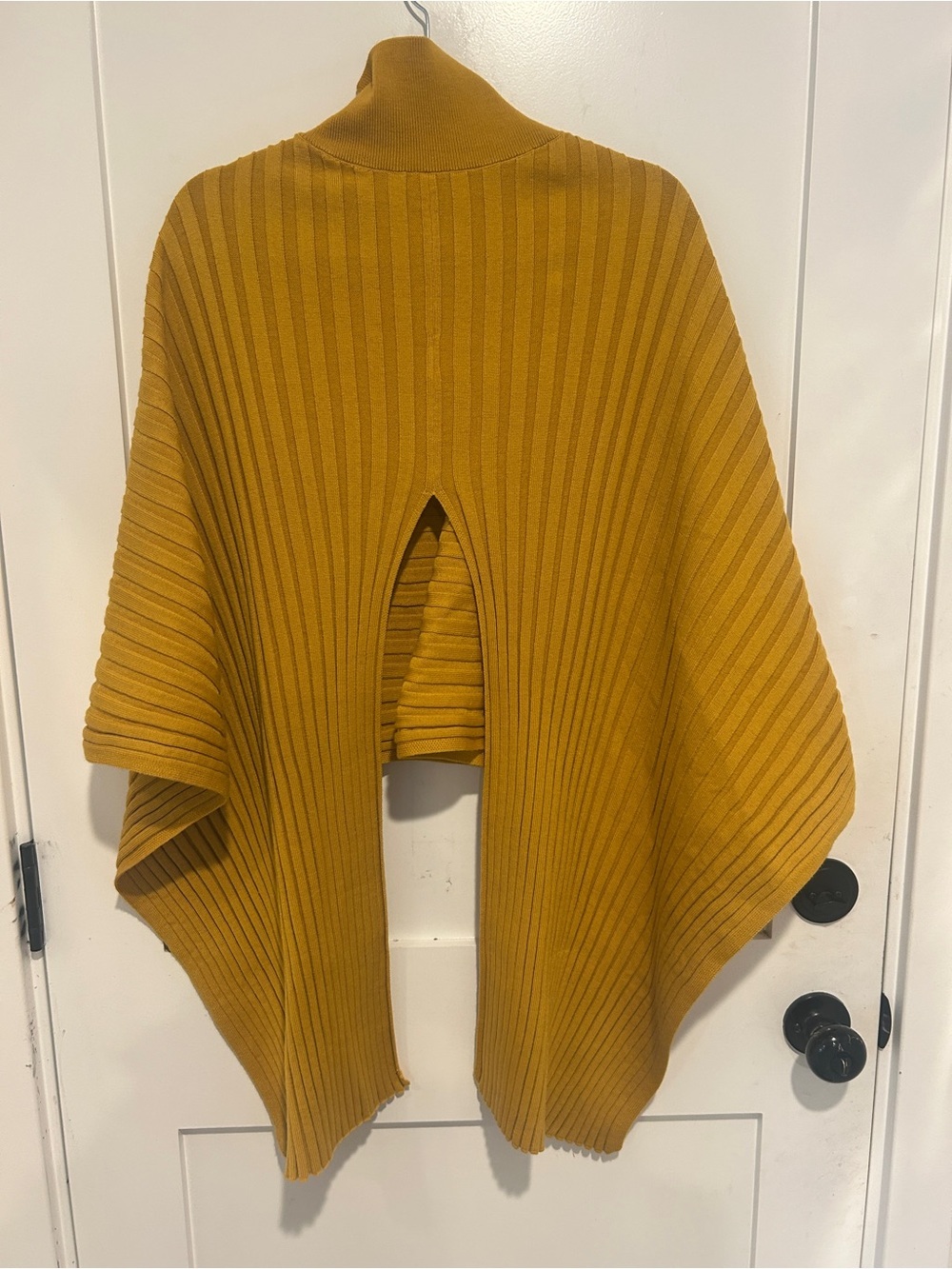 COS Ribbed Roll-Neck Scarf 100% wool - Picture 4 of 8